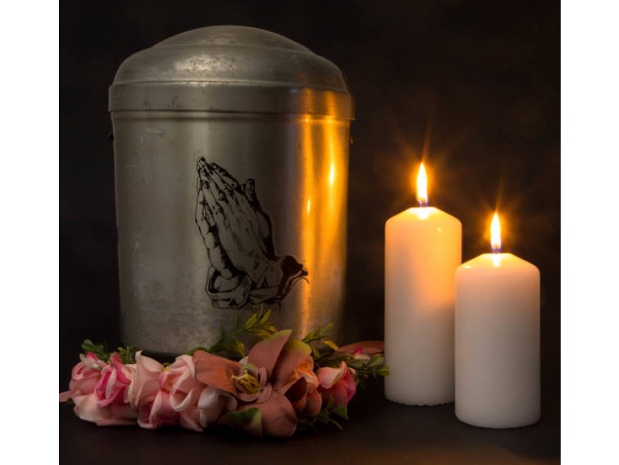 Choosing the Perfect Cremation Urn: A Meaningful Selection